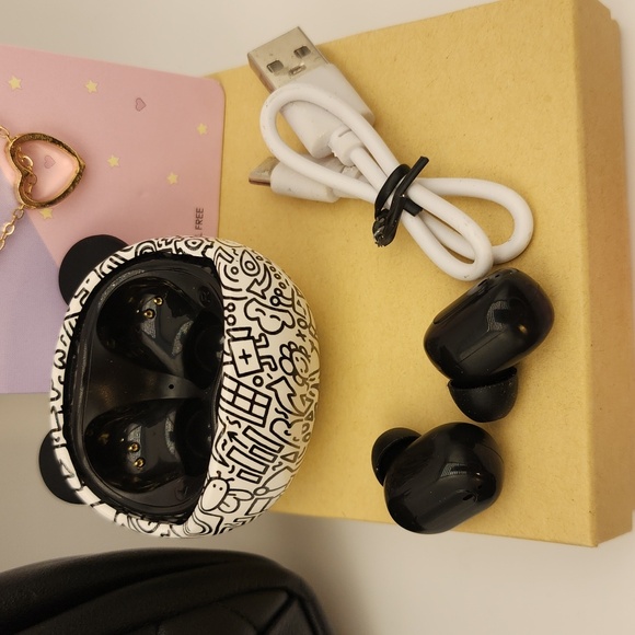 BUNDLE New in Package Mini Backpack/2 Necklaces/3 Bracelets/ Preloved Earbuds - Picture 4 of 11